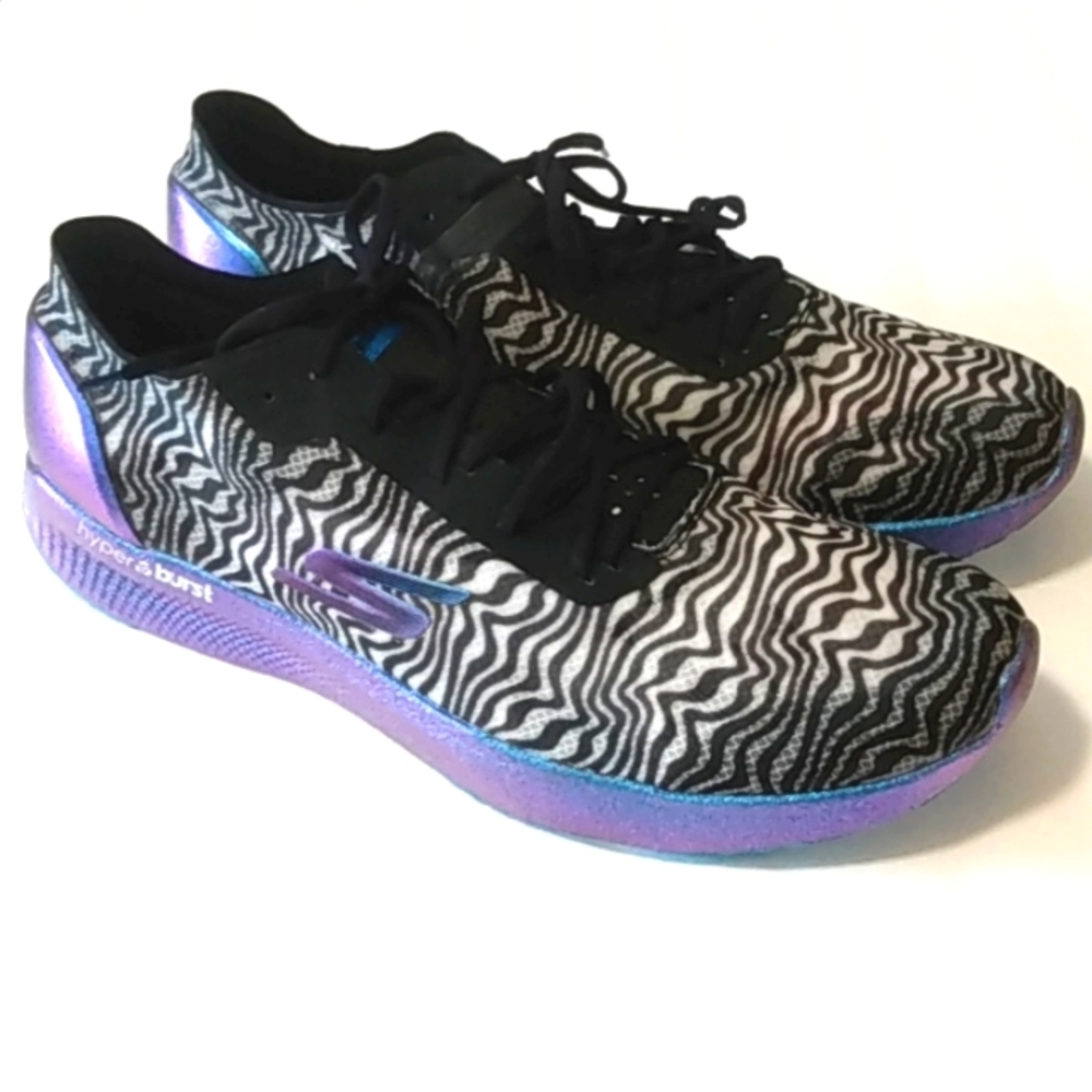 SKECHERS GOODYEAR GO-RUN PERFORMANCE HYPER BURST SNEAKERS BLACK WHITE SZ 11 NWT